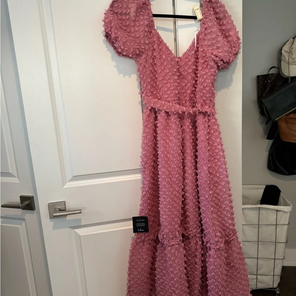 NWT Lulu’s Dramatically Chic Mauve Pink Clip Dot Puff Sleeve Midi Dress - Picture 4 of 6